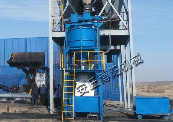 煤粉吨袋包装机现场（配导轨输送车）