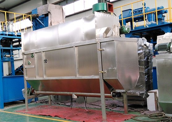 碱粉破袋机加工现场