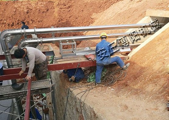 珍珠岩粉管链输送机使用现场