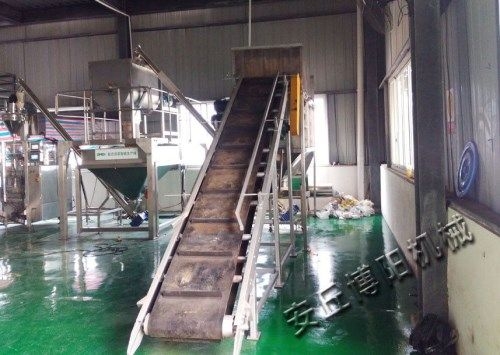 膨润土自动拆包投料机现场