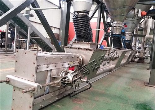 小苏打管链输送机生产线现场