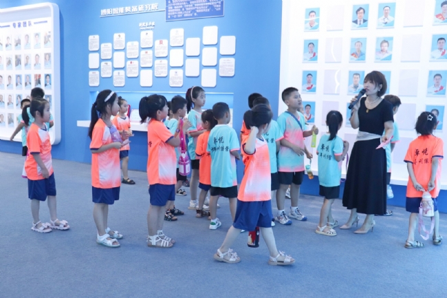 安丘市妇幼保健院“卓悦少年ling袖心智天赋营”小学员 到博阳机械游学参观