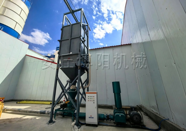 水泥吨袋拆包机安装现场、山东吨包自动破袋机介绍