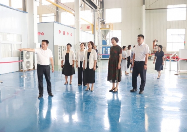 潍坊市妇联党组书记、主席王丽君一行到博阳机械参观调研