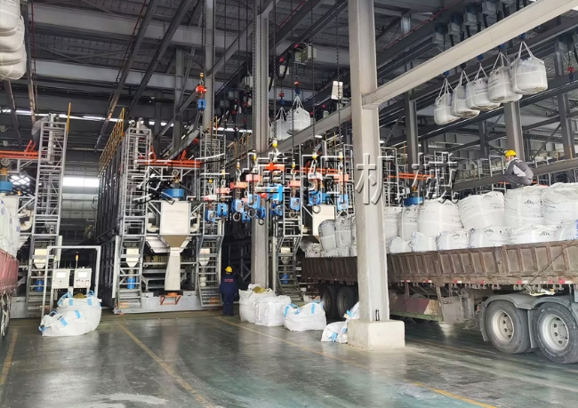 硫酸镍全自动吨袋破袋机  山东智能吨袋拆包机案例