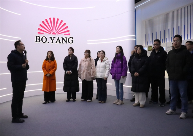 安丘市市场监督管理局组织青年干部职工到博阳机械参观交流