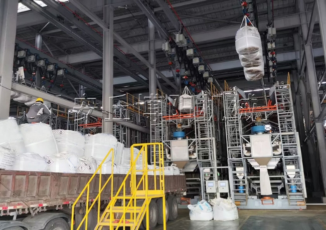 硫酸镍全自动吨袋拆包机  新疆吨包全自动破袋机  定制专属解决方案