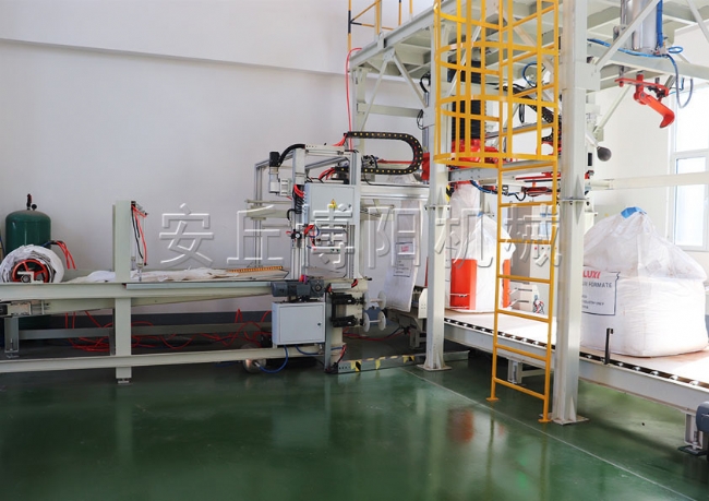 片碱全自动吨袋包装机+吨袋自动装车机应用方案